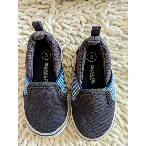 Bundle of 2 boys sneakers (Surprize & Genunine Kids from Oshkosh)   SZ 5 - Picture 3 of 12